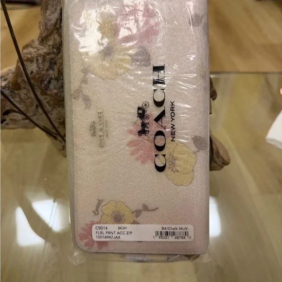 Coach Floral Wallet - Picture 5 of 5